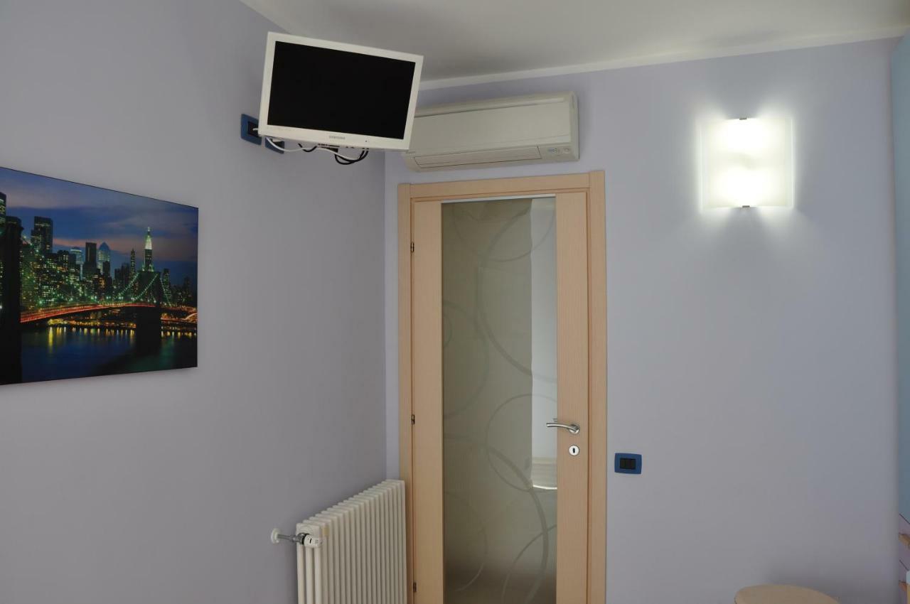 Una Spettacolare Vista Mare - Casa Con Jacuzzi Bergeggi Exteriér fotografie
