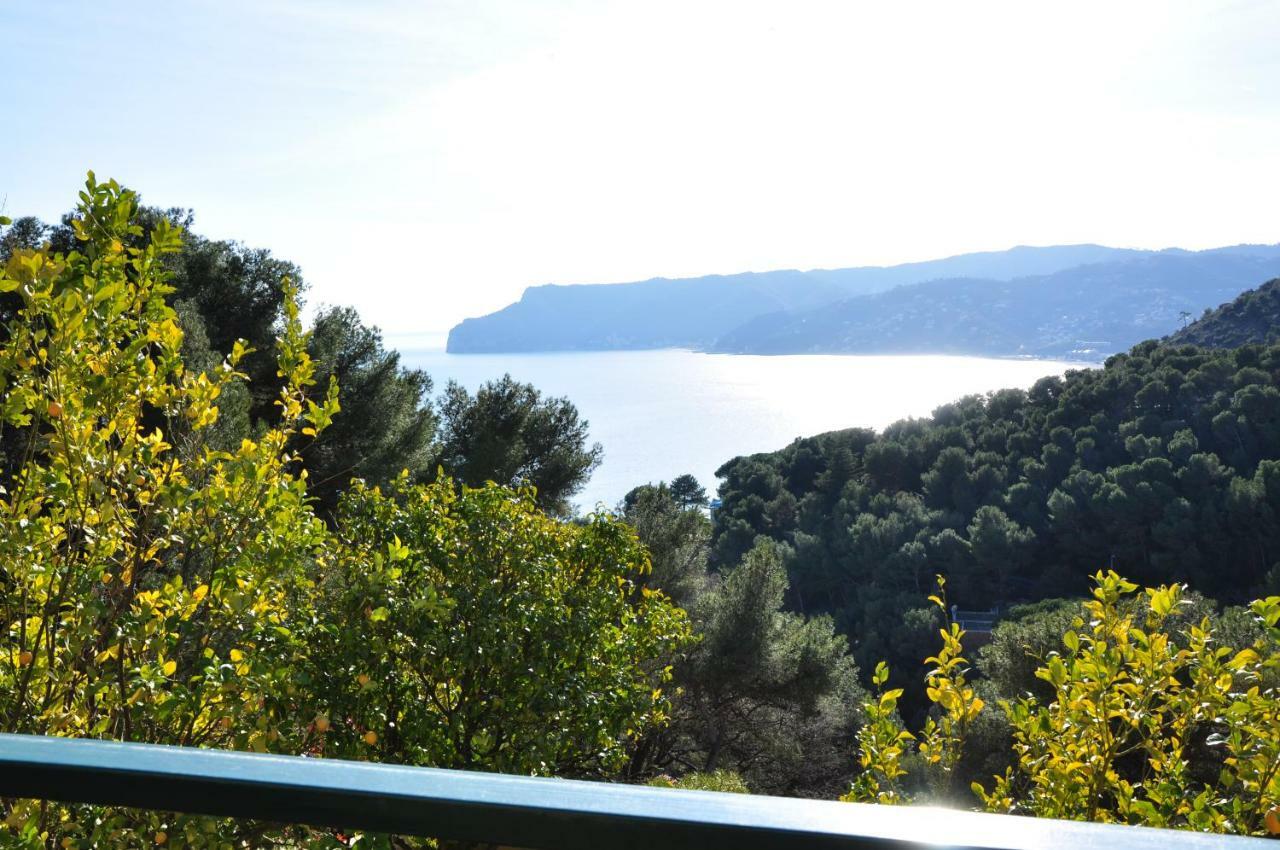 Una Spettacolare Vista Mare - Casa Con Jacuzzi Bergeggi Exteriér fotografie